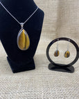 Ladies Matching Jewellery Set for Women - Teardrop Design Necklace Pendant & Drop Earrings - With Jewellery Gift Box